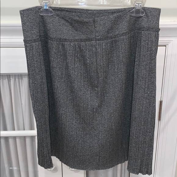 Skirt - Picture 2 of 4